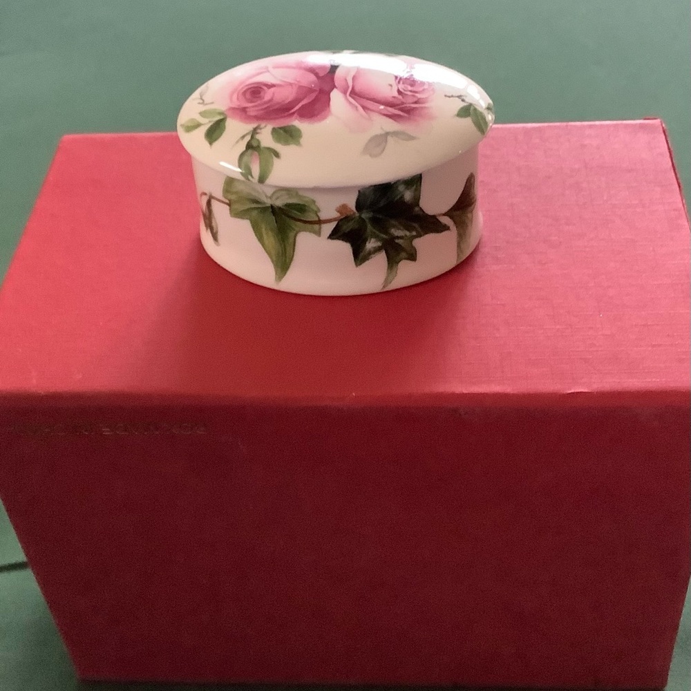 Crownford Fine Bone China Vintage Trinket. - Picture 6 of 10
